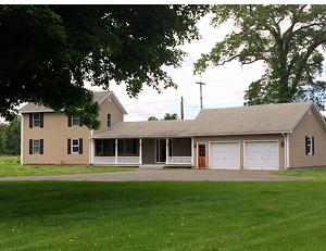 House for lease Hadley UMASS Student housing 4 bedroom house for rent