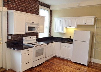 Amherst 3-4 bed room apartment